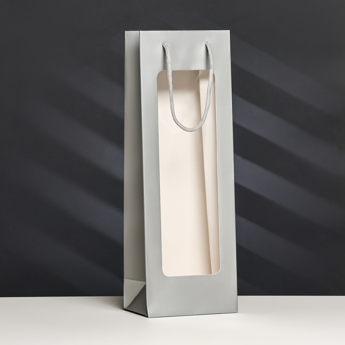 Пакет-переноска для цветов с PVC окном 12,5 × 8,5 × 36 см, серебряный Пакет-переноска для цветов с PVC окном 12,5 × 8,5 × 36 см, серебряный