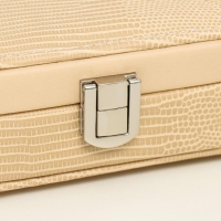 Шкатулка кожзам для украшений "Рептилия сливки" миниатюра комбинированная 4,5х10х15 см Шкатулка кожзам для украшений "Рептилия сливки" миниатюра комбинированная 4,5х10х15 см