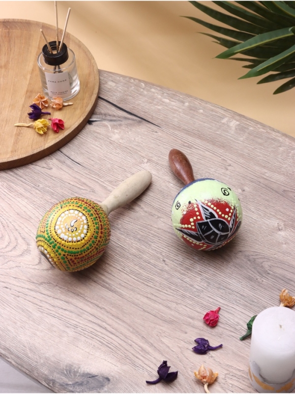 Сувенирный музыкальный инструмент Сувенирный музыкальный инструмент "Маракас" махагон, кокос 20х11х11 см МИКС