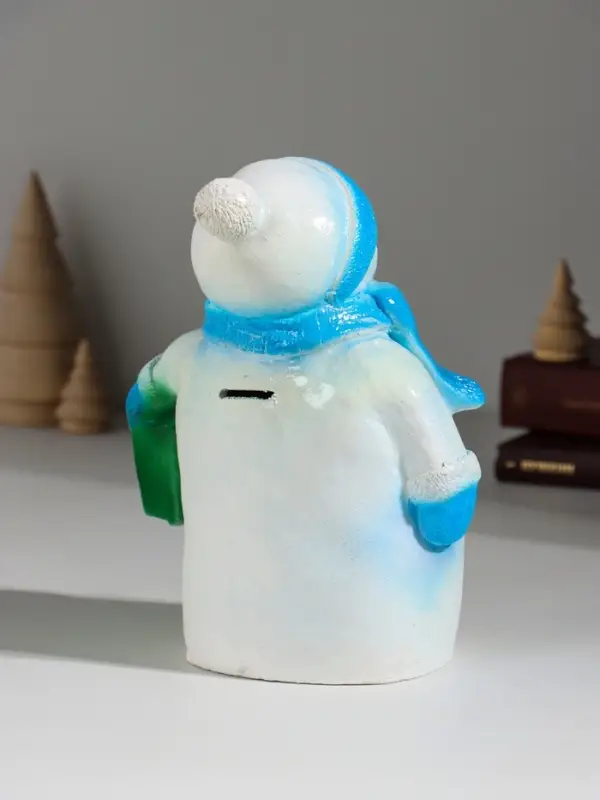 Фигура "Снеговик с подарком" 19 см, голубой