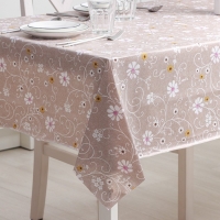 Скатерть на стол на нетканой основе «Ромашки», 137×110 см, цвет коричневый Скатерть на стол на нетканой основе «Ромашки», 137×110 см, цвет коричневый