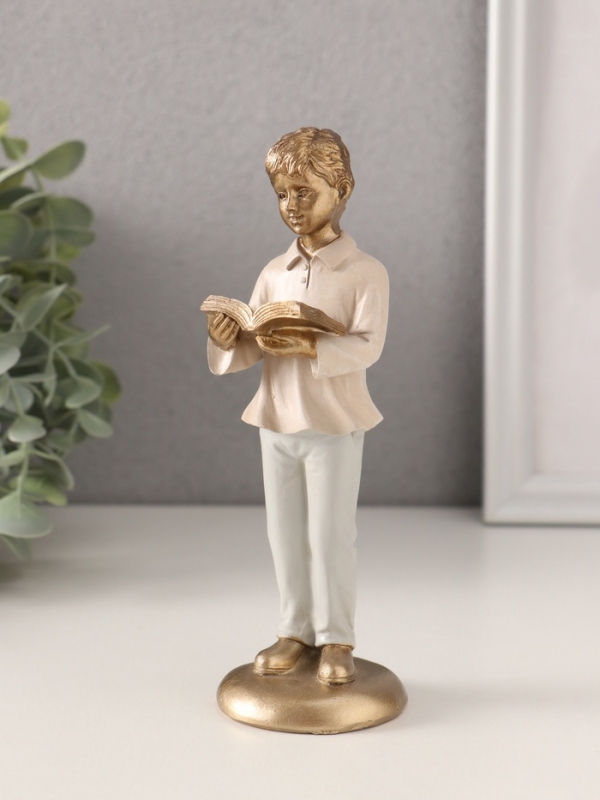 Сувенир полистоун "Мальчишка с книгой" 5,5х5,5х16 см