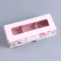 Коробка с обечайкой для 3 конфет, с окном &laquo;Презент&raquo;, 13&times;5&times;3.3 см