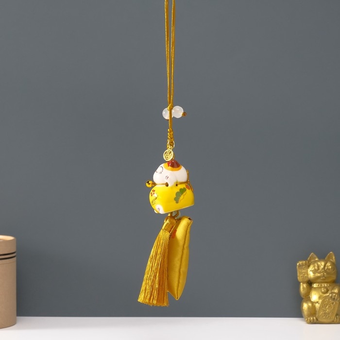Подвеска керамика "Манэки-нэко с мешком удачи" жёлтый 3,8х4х25 см