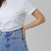 Булавка &laquo;Сердце&raquo; с цепочками, цвет серебро