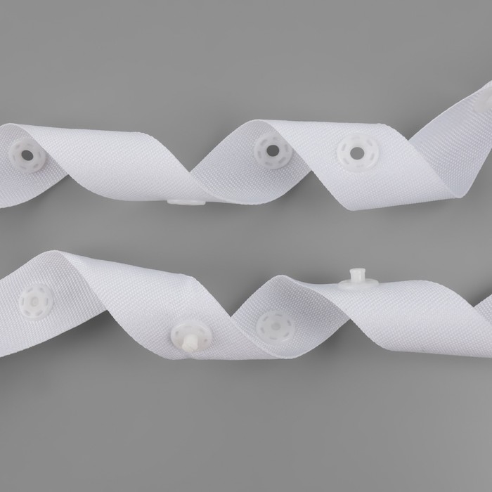 Тесьма с кнопками, 25-25-50 мм, 17 мм &times; 45 &plusmn; 1 м, цвет белый