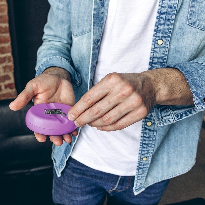 Игольница магнитная, 9,3 &times; 6,5 см, цвет фиолетовый