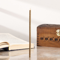 Свеча магическая медовая с полынью и зверобоем от зависти и сплетен &laquo;Молвинец&raquo;, 12 штук