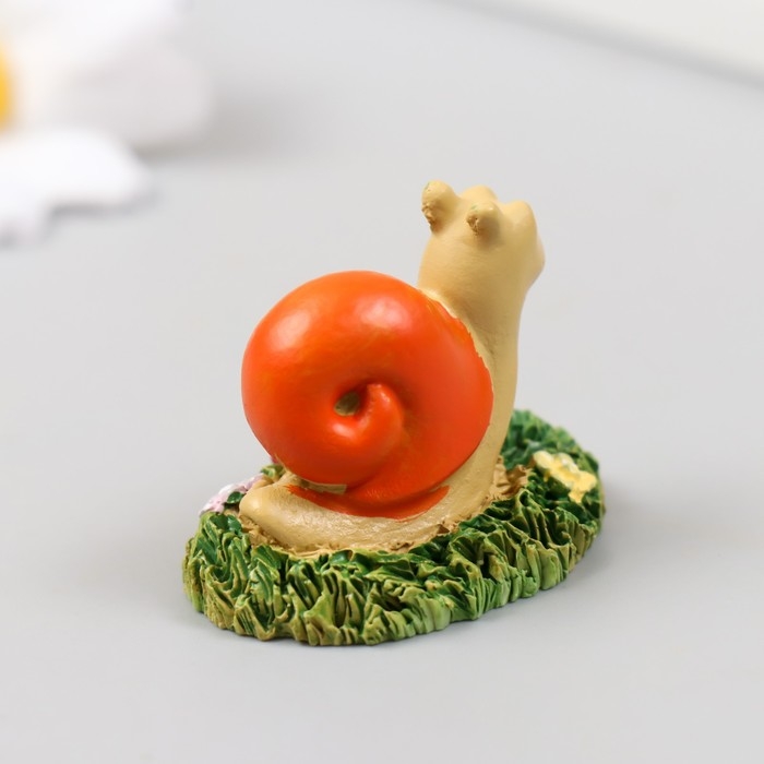 Фигурка для флорариума полистоун Фигурка для флорариума полистоун "Улиточка на полянке" МИКС 4х3х3,3 см