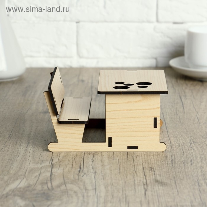 Подставка под канцелярские принадлежности  &laquo;Школьная парта&raquo;