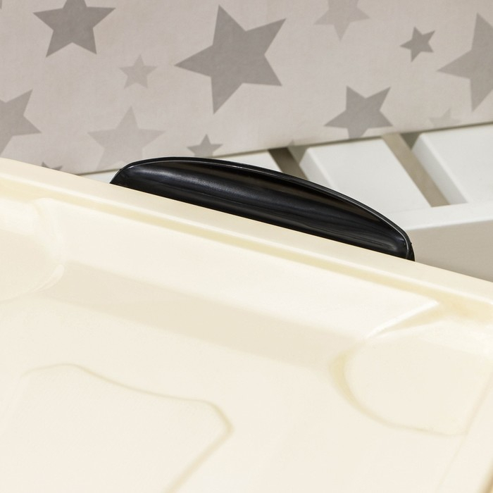 Контейнер для хранения с крышкой &laquo;Уличное кафе&raquo;, 35 л, 50&times;31&times;28 см, на колёсиках, слоновая кость