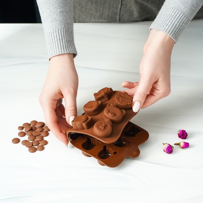 Форма для конфет и шоколада Доляна &laquo;Животные. Любовь&raquo;, силикон, 20,6&times;10,5&times;1,4 см, 15 ячеек, цвет коричневый