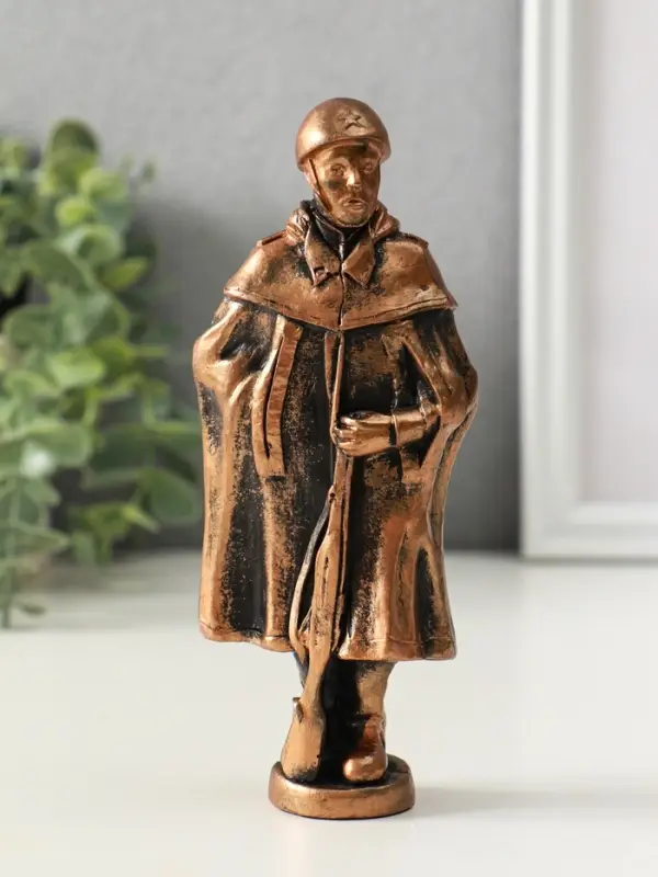Фигура "Солдат" размер 15х6х3 см, гипс , винтажная бронза