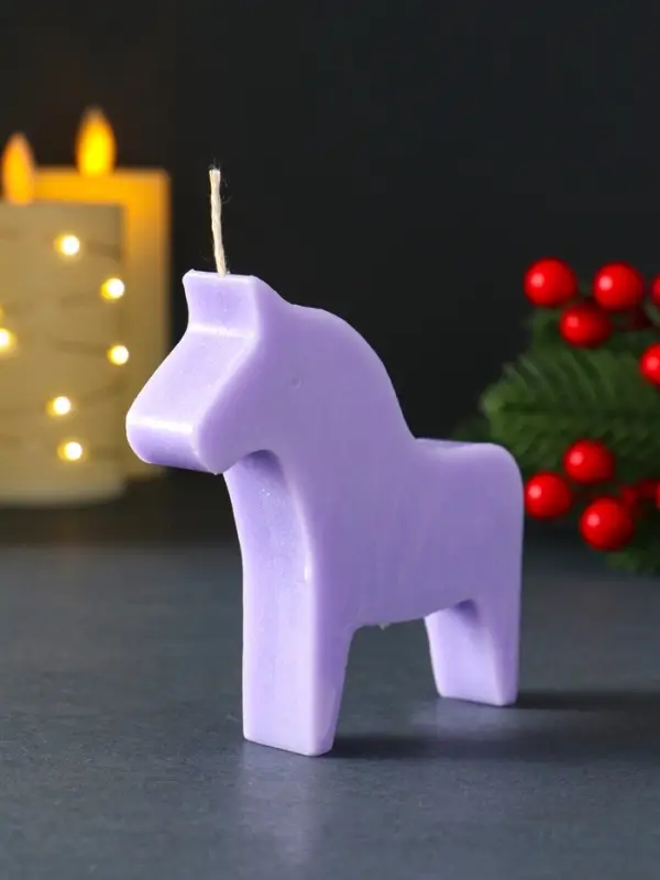 Свеча новогодняя "Лошадка" 10,5х10 см, фиолетовый