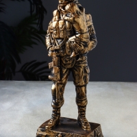 Фигура СВО "Солдат с ребенком на руках" 34х13х11 см