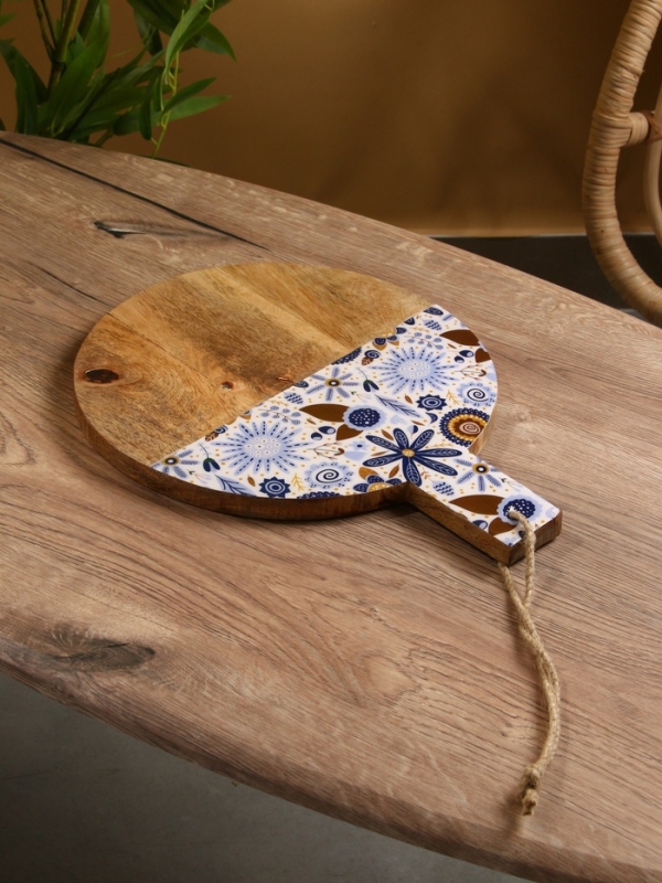 Доска разделочная круглая "Васильки" дерево манго 36х28 см