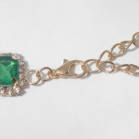 Колье &laquo;Драгоценность&raquo; квадраты в стразах, цвет бело-зелёный в золоте, 32 см