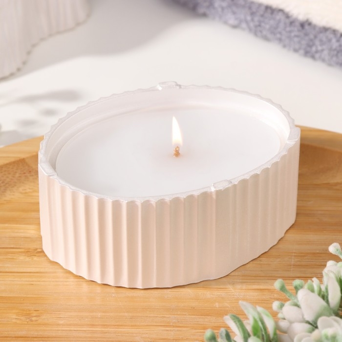 Свеча "Овал" в подсвечнике с узкими гранями, 9х6,5х4см,белый перламутр