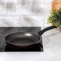 Сковорода &laquo;Хозяюшка&raquo;, d=26 см, съёмная ручка, антипригарное покрытие, цвет бордовый