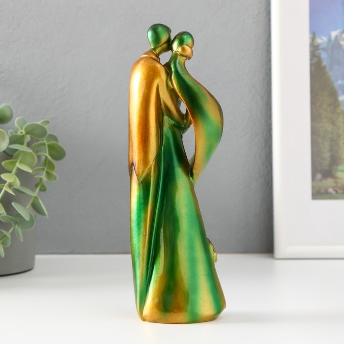 Сувенир полистоун Сувенир полистоун "Молодожёны. Поцелуй в объятиях" 21 см