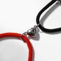 Браслеты &laquo;Неразлучники&raquo; на магните, три черепашки, цвет чёрно-красный, 8 см