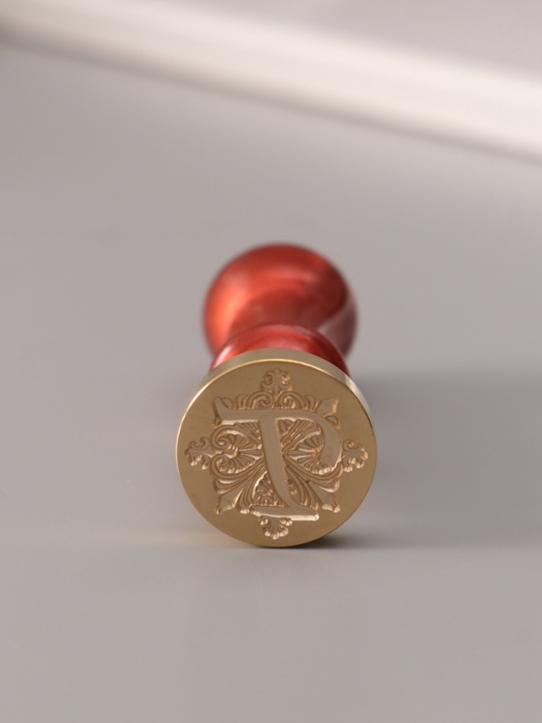 Печать для сургуча с пластиковой ручкой "Буква T на вензеле" 2,5х2,5х6,3 см