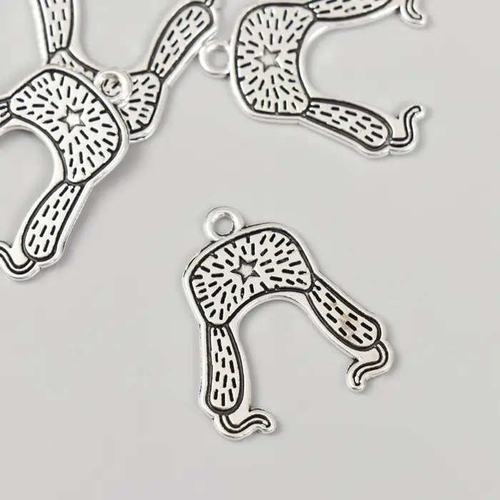 Металлический элемент, декоративная подвеска &laquo;Арт Узор. Шапка ушанка со звездой&raquo;, 2.4&times;2.6 см