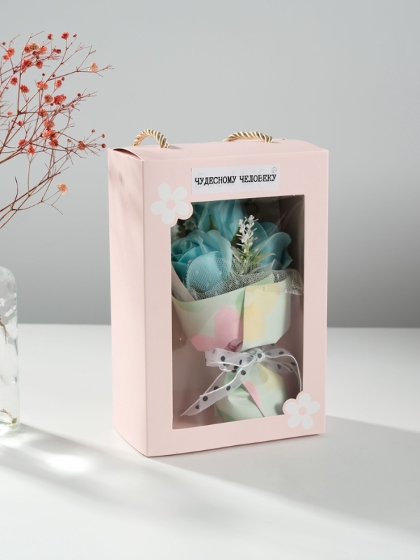 Букет из мыльных лепестков "Розы в подарочной коробке" голубой 7,5х13,8х20,5 см