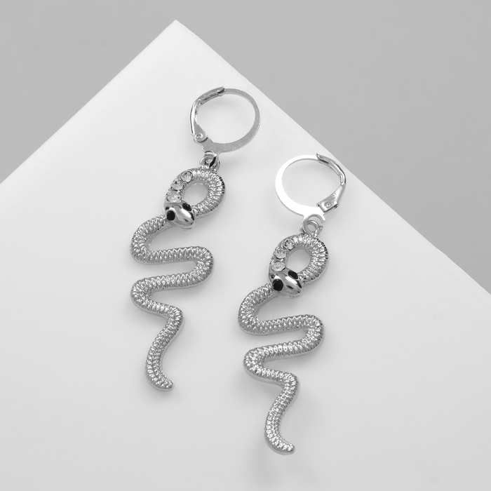 Новый год! Символ года 2025! Серьги металл &laquo;Змея&raquo; завёрнутая, цвет белый в серебре