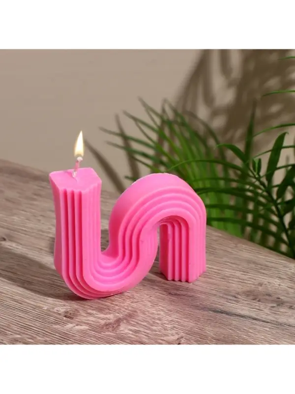 Свеча "S" 8х3х9 см, соевый воск