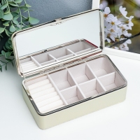 Шкатулка кожзам для украшений "Маленькие пятнышки. Золото голография" 6х9,8х18,5 см Шкатулка кожзам для украшений "Маленькие пятнышки. Золото голография" 6х9,8х18,5 см