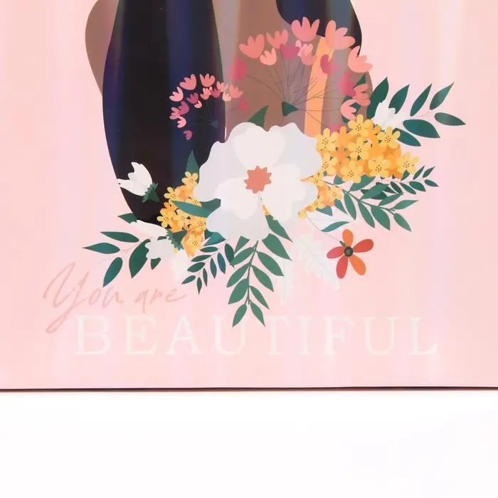 Пакет подарочный ламинированный, упаковка, &laquo;Ты красивая&raquo;, радужная голография, ML 23 х 27 х 11.5 см