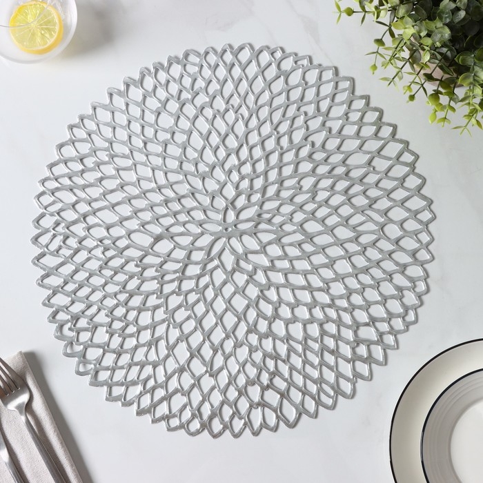 Салфетки сервировочные на стол Доляна &laquo;Лея&raquo;, d=38 см, 4 шт, цвет серебряный