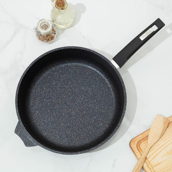 Сковорода &laquo;Гранит Star&raquo;, d=30 см, пластиковая ручка, антипригарное покрытие, тёмно-синий