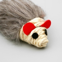 Игрушка для кошек "Серая мышь" с мордочкой из сизаля, 8 см Игрушка для кошек "Серая мышь" с мордочкой из сизаля, 8 см