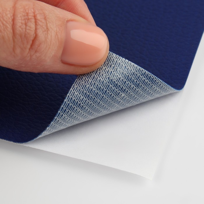 Искусственная кожа, с клеевой основой, 137 &times; 50 см, 0,5 мм, цвет тёмно-синий