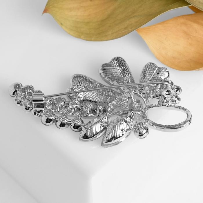 Брошь &laquo;Цветочная сирень&raquo;, цвет белый в серебре