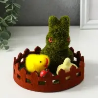 Сувенир пасхальный "Зайчик с цыплятами на лужайке с забором" 12,5х12,5х10,5 см