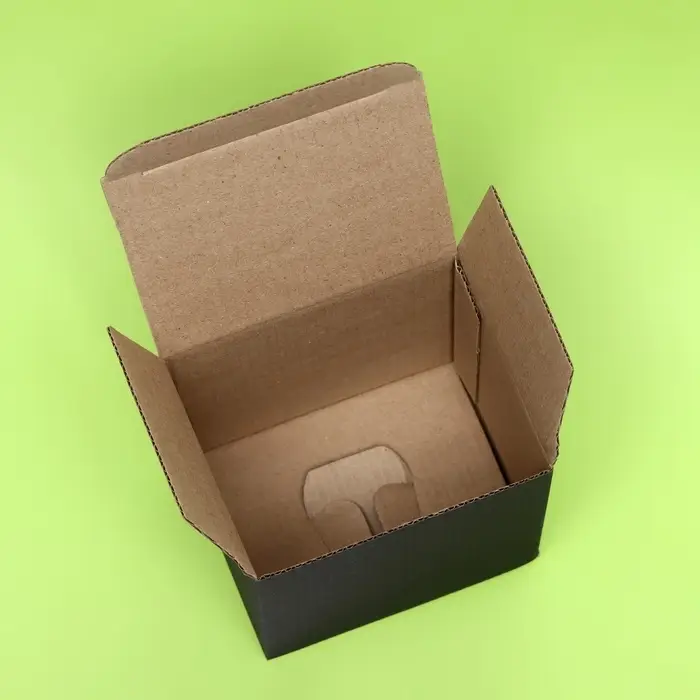 Коробка под кружку, без окна, черная 12 х 9,5 х 12 см