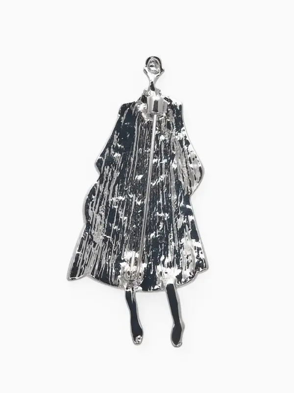 Брошь "Дама в пальто" с эмалью, цвет чёрный в серебре