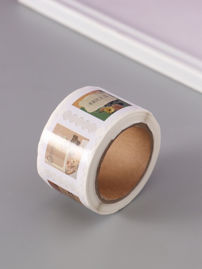 Наклейка бумага "Марки. Коллаж цветочный" 3х3 см 200 шт в рулоне