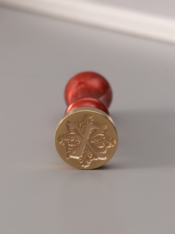 Печать для сургуча с пластиковой ручкой "Буква X на вензеле" 2,5х2,5х6,3 см