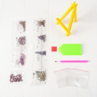 Алмазная вышивка «Единорог с цветами», 10 × 15 см, с подставкой, с частичным заполнением Алмазная вышивка «Единорог с цветами», 10 × 15 см, с подставкой, с частичным заполнением