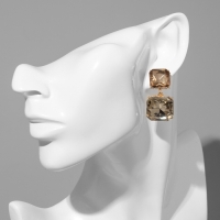 Серьги со стразами «Иллюзион» полутона квадраты, цвет золотой Серьги со стразами «Иллюзион» полутона квадраты, цвет золотой