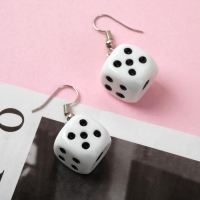 Серьги &laquo;Кости&raquo; игральные кубики, цвет чёрно-белый