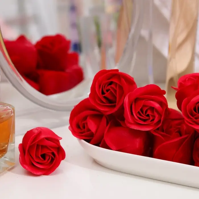 Мыльная роза, красная