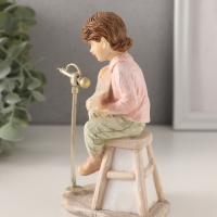 Сувенир полистоун "Мальчишка играет на гитаре, с котёнком" 8х8х13,5 см