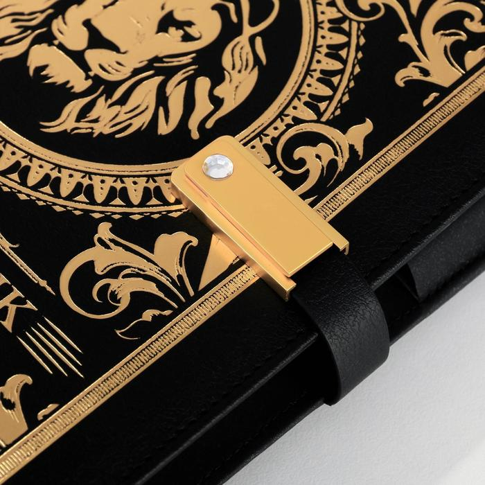 Ежедневник со встроенным зарядным устройством 8000 мАh и флешкой 16 ГБ &laquo;Лев&raquo;, 17,5 х 23,5 см