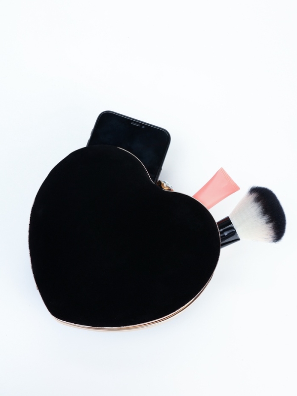 Сумка жен, 18*9*20, отд на фермуаре, цепь, текстиль, сердце, черный Сумка жен, 18*9*20, отд на фермуаре, цепь, текстиль, сердце, черный