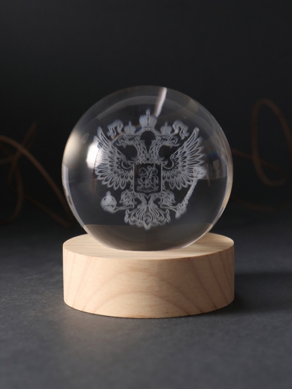 Сувенир стекло подсветка "Шар. Герб" d=6 см подставка дерево, USB